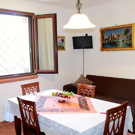 Casale Orioles Apartman *